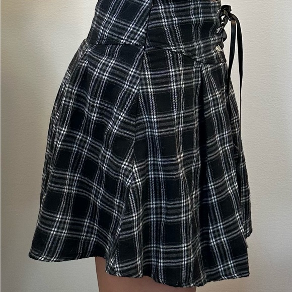 Grey plaid mini skirt - Picture 4 of 4